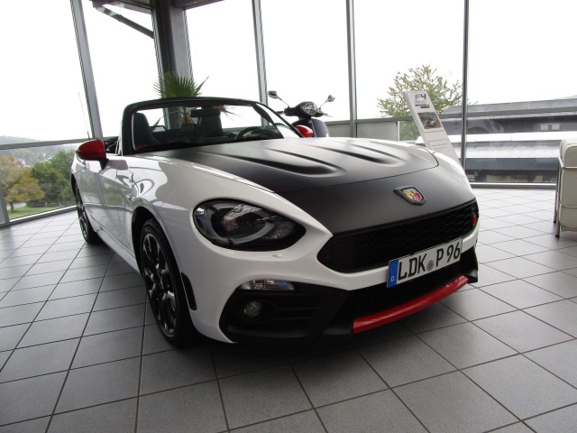 Abarth 124 Spider