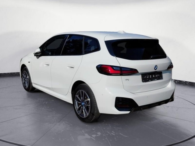 BMW 225