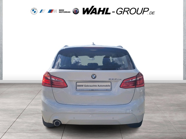 BMW 225