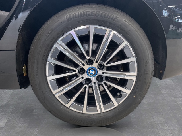 BMW 225
