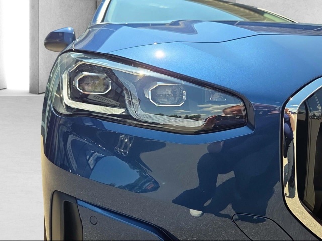 BMW 225