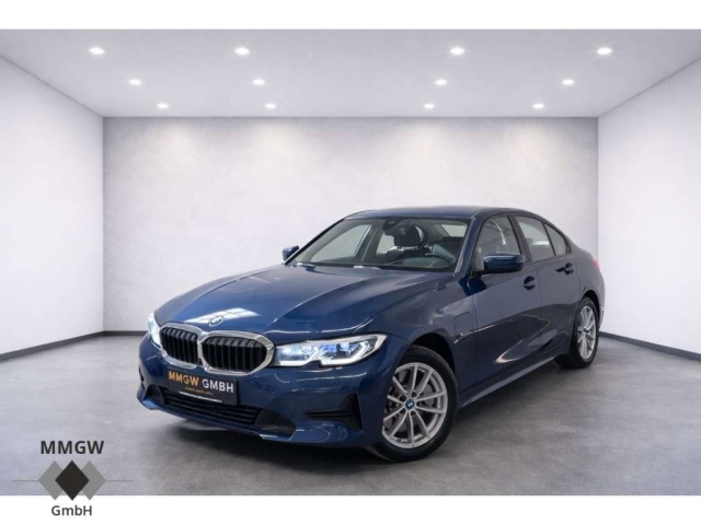 BMW 330