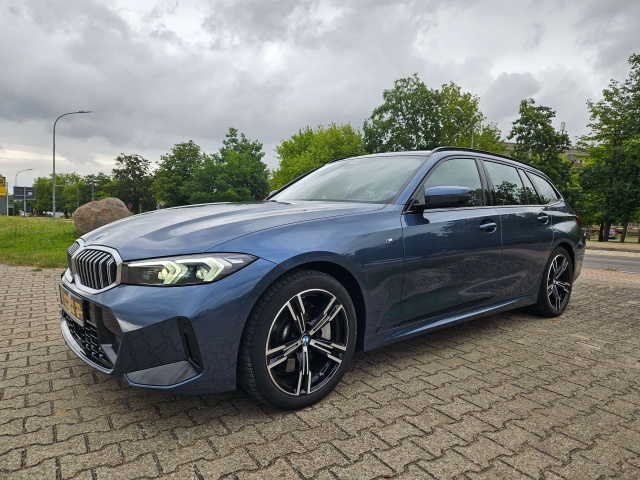 BMW 330