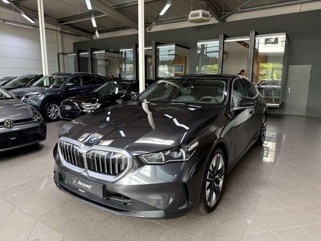 BMW 550