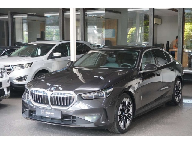 BMW 550