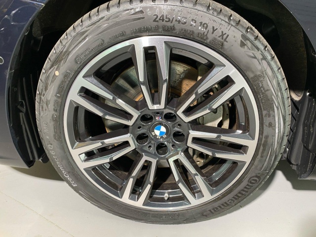BMW 550