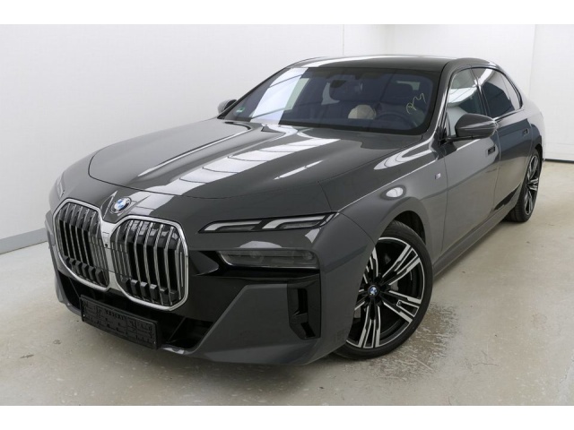 BMW 740