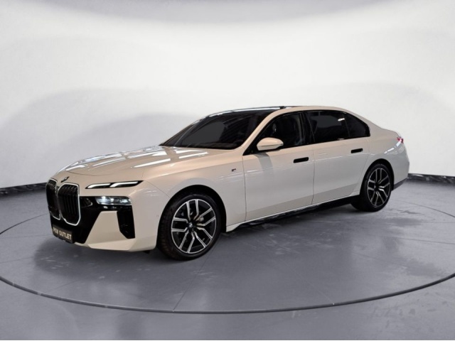 BMW 740