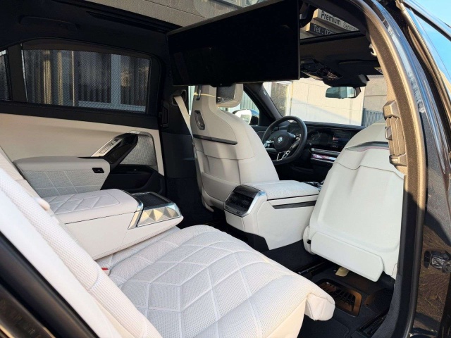 BMW 740