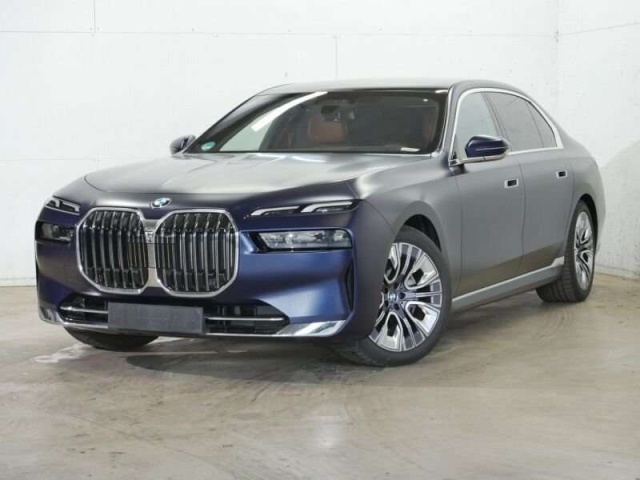 BMW 740