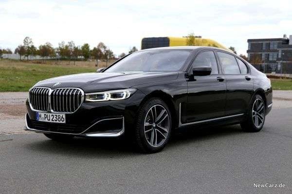 BMW 740