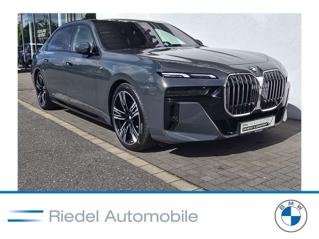 BMW 740