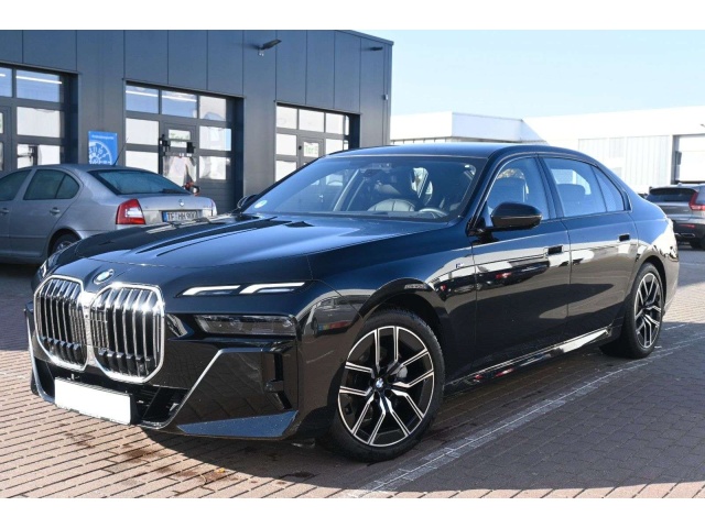 BMW 740