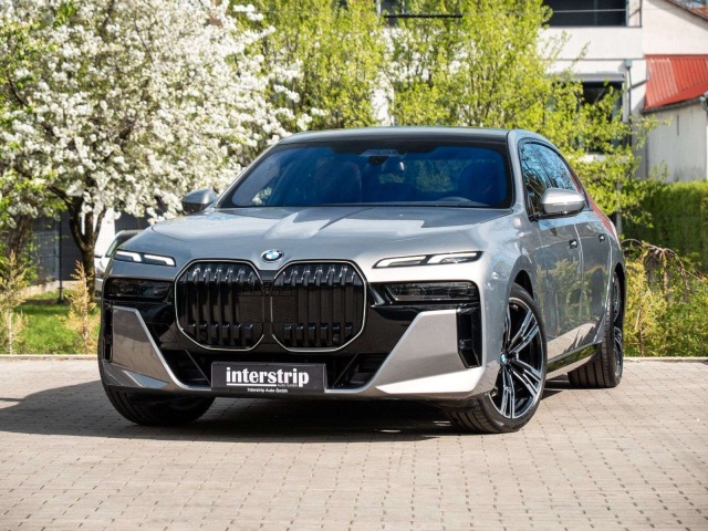 BMW 740