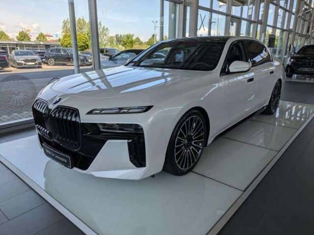 BMW 740