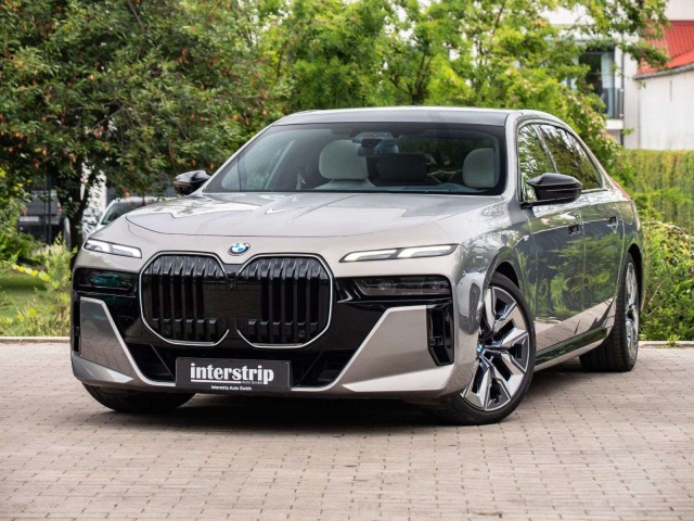 BMW 740