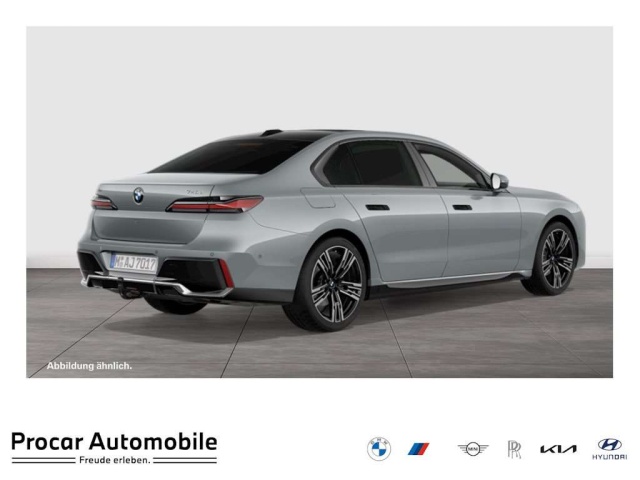 BMW 740