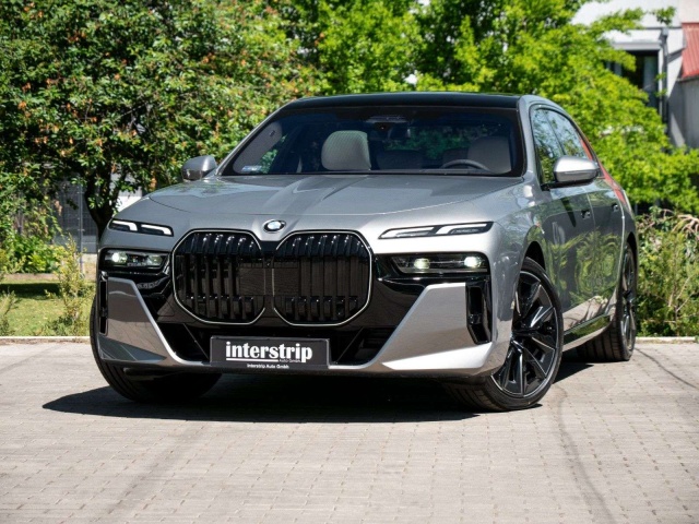 BMW 740