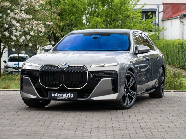 BMW 740