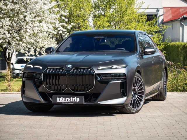 BMW 740
