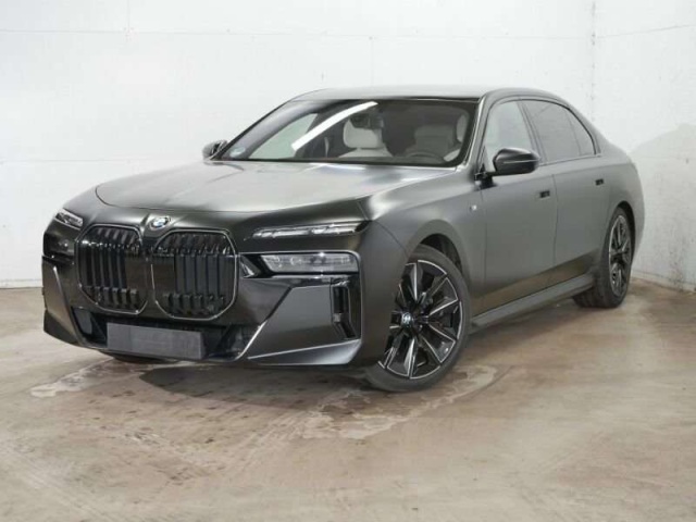 BMW 740