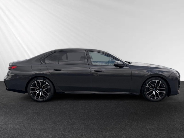 BMW 740