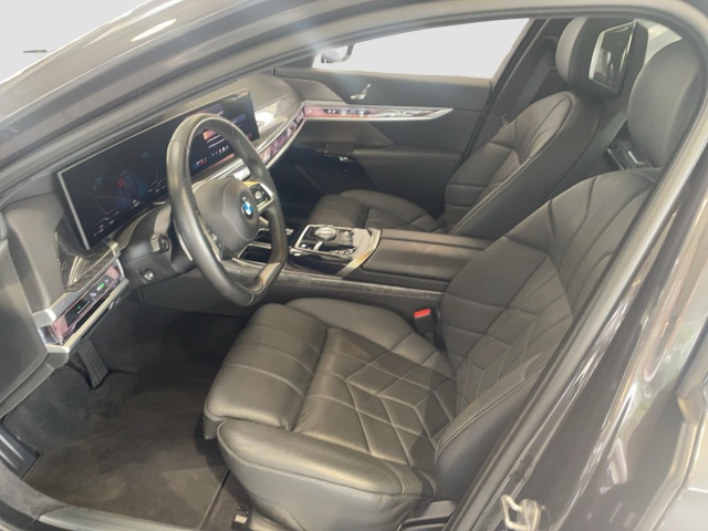 BMW 740