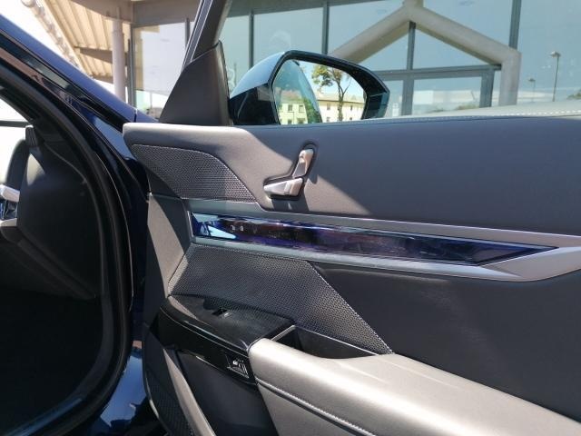 BMW 740
