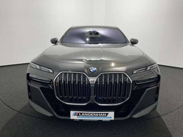 BMW 740