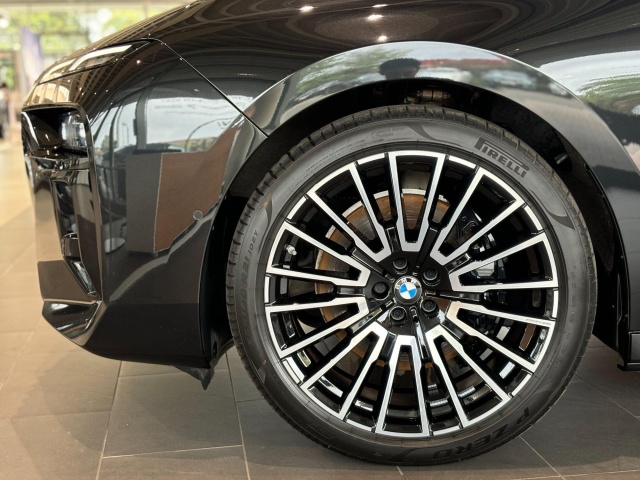 BMW 740