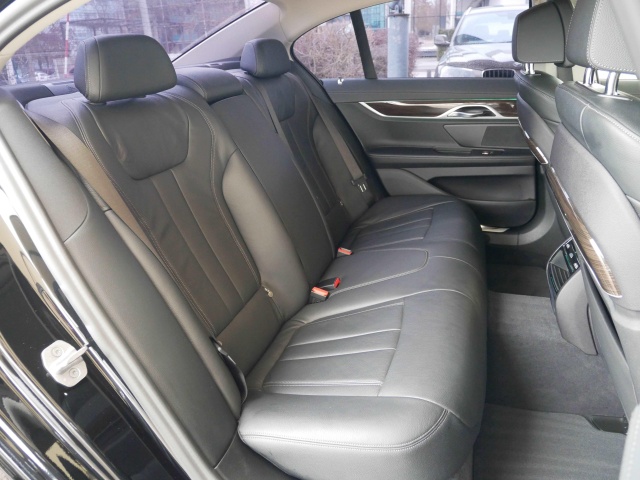 BMW 740