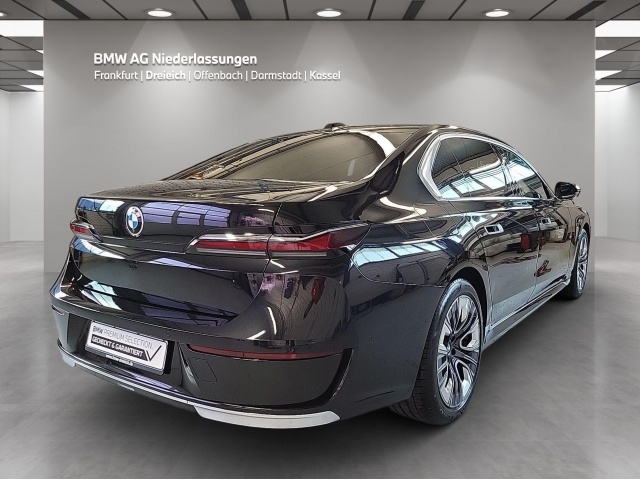 BMW 740
