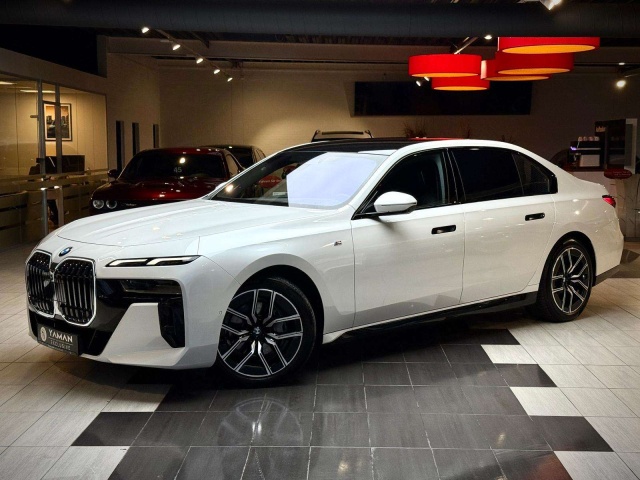 BMW 740