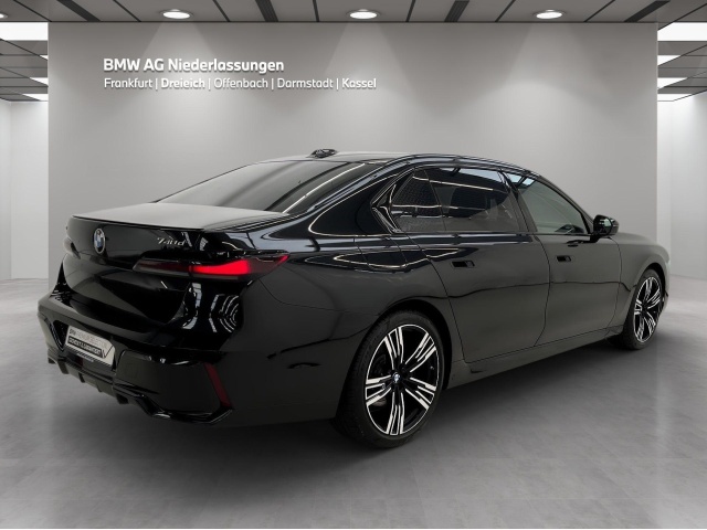 BMW 740