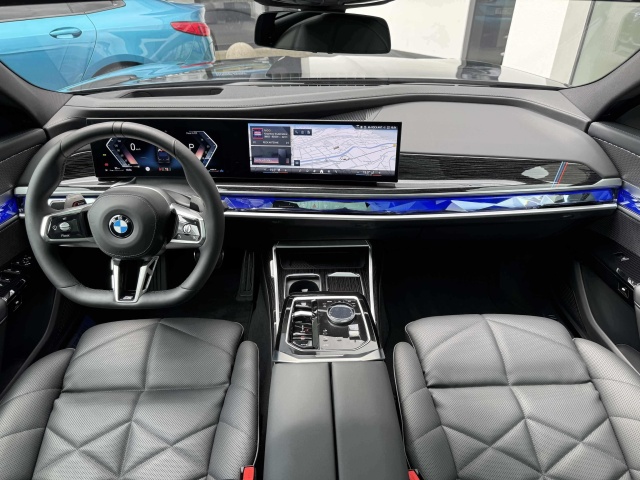 BMW 740