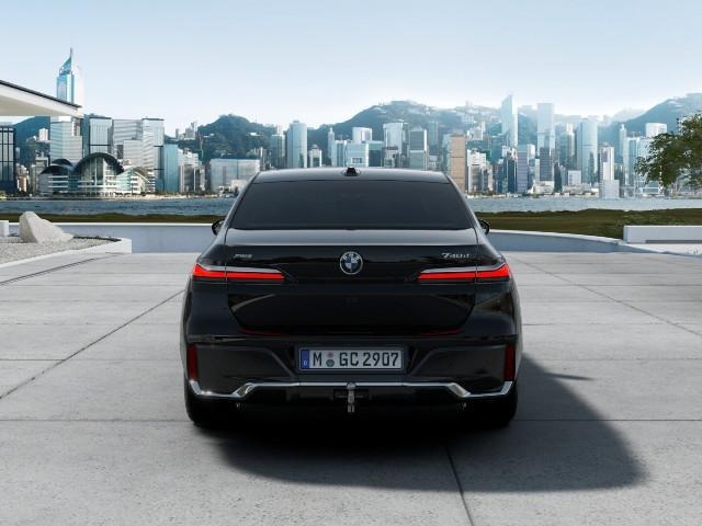 BMW 740