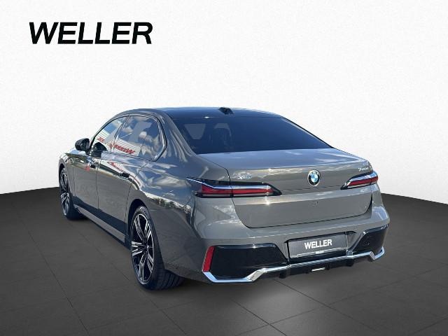 BMW 740