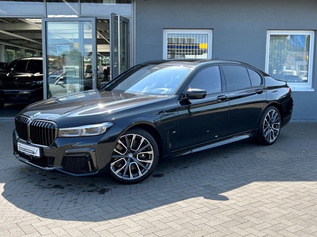 BMW 745