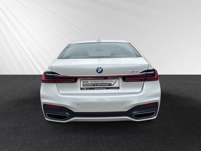 BMW 745