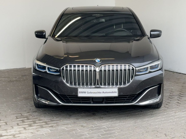 BMW 750