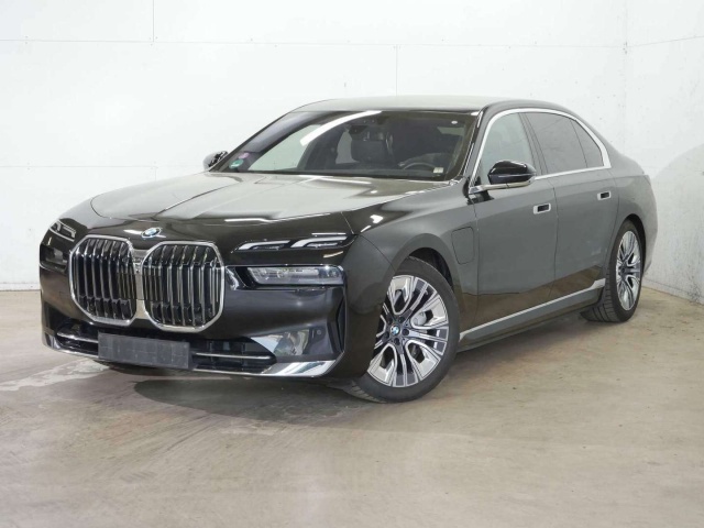 BMW 750