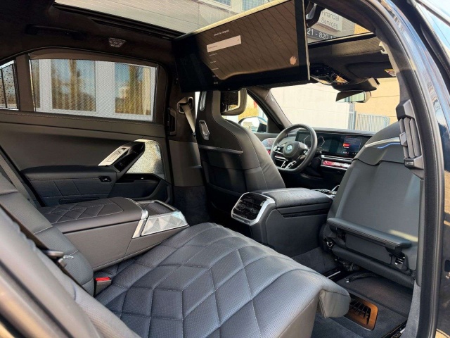 BMW 750