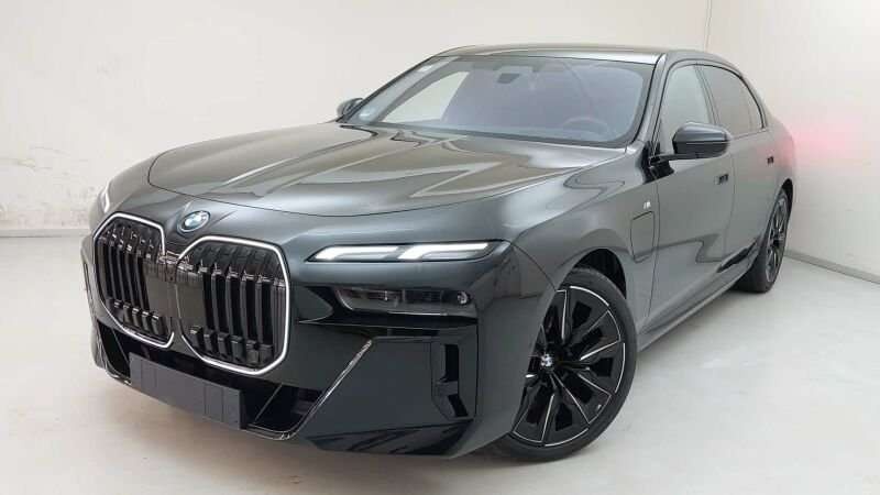 BMW 750