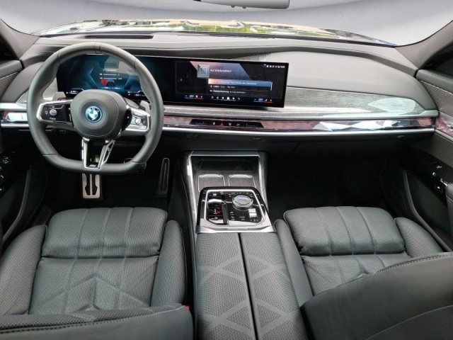 BMW 750