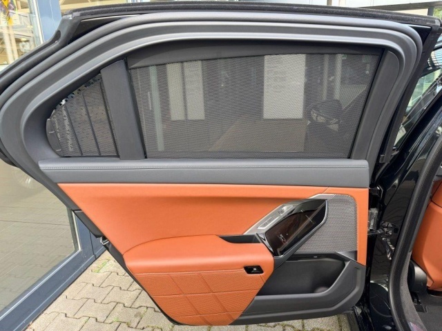 BMW 750
