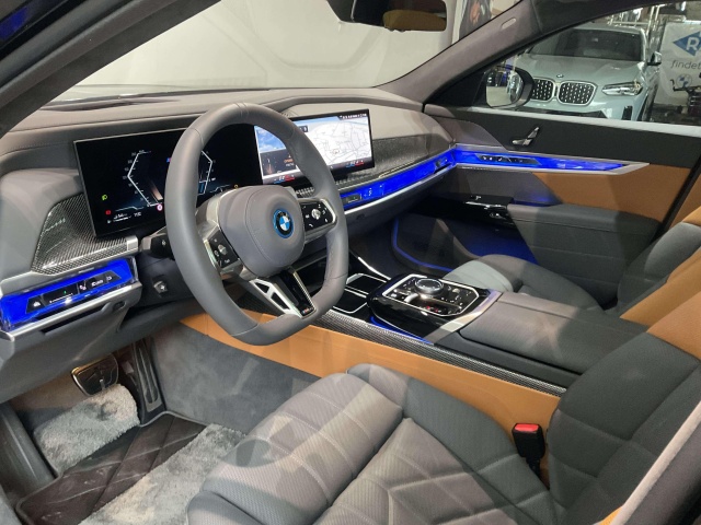 BMW 750