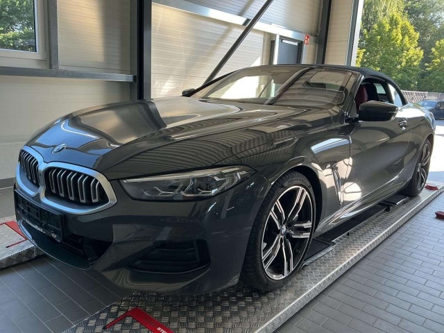 BMW 840
