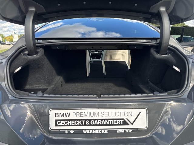 BMW 840
