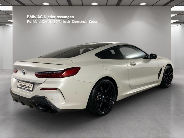 BMW 840