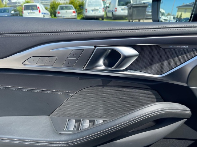 BMW 840